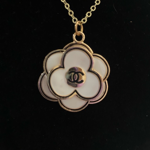 Stamped Chanel White and Gold Flower Charm - Picture 1 of 4
